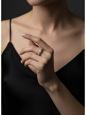Valmont Accessories Kadın Gold Renk Fuşya Pembe ve Beyaz Taşlı Bombeli Yüzük