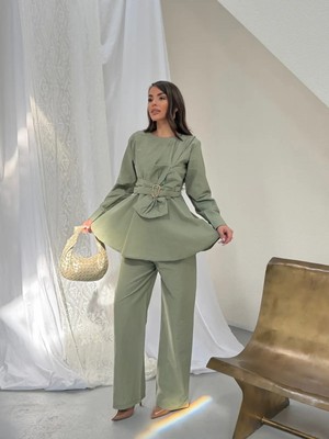 Hatun Atila Kadın Gold Tokalı Fiyonk Detaylı Peplum Bluz Bol Paça Pantolonlu Takım 3152 -