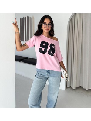 Budan Export Kadın 98 Yıldız Baskılı Kayık Yaka Düşük Omuz Kısa Kol Rahat Kalıp Yazlık T-Shirt