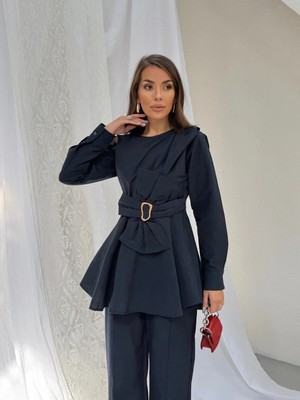 Hatun Atila Kadın Gold Tokalı Fiyonk Detaylı Peplum Bluz Bol Paça Pantolonlu Takım 3152 -