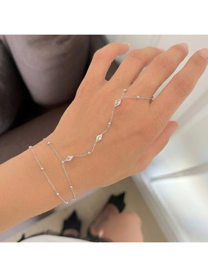 Merve Takı Baklava Detaylı Baget Taşlı Silver Şahmeran