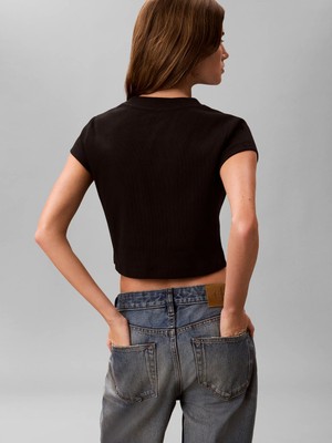 Calvin Klein Kadın / Kız Siyah Calvin Klein Ss Seasonal Logo Bab, Ub1 Siyah Kadın T-Shirt