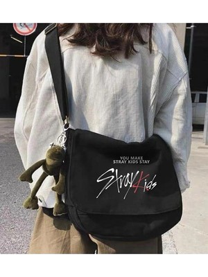 Touz Moda Kpop Serisi Stray Kids Baskılı Unisex Siyah Postacı Çantası