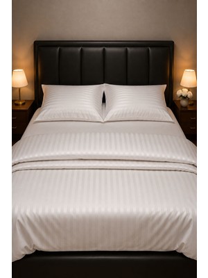 Higliving Çizgili Mikro Saten Nevresim Takımı Çift Kişilik – 200×220 cm Nevresim / 160×200×30 cm Fitted Çarşaf / 2 Adet 50×70 cm Yastık Kılıfı