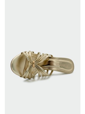 Laminta Grasse Gold Aksesuarlı Şeritli Topuklu Gold Terlik