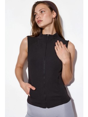 Hiccup Kadınlar Fitted Balıkçı Yaka Kolsuz Active Top Siyah