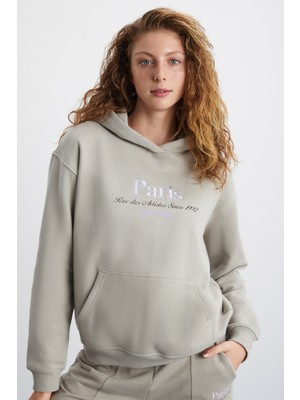 Ethiquet Taına Kadın Nakış Detaylı Organik Pamuk Şehir Temalı Regular Kapüşonlu Bej Sweatshirt