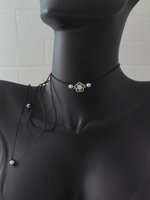 Luna Luster 925 Ayar Gümüş Zirkon Taşlı Siyah Lotus Çiçek Tasarım Choker Kadın Kolye