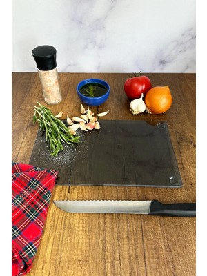 St. Morritz Cam Kesme Tahtası - Cam Kesme Tablası | Füme Cam | 17CM x 29CM