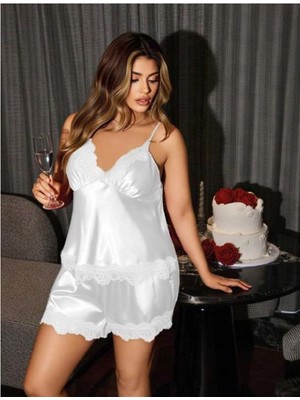 Hace Bazaar Marsilyan-  Büyük Beden Beyaz Dantel Işlemeli Saten Şortlu Takım