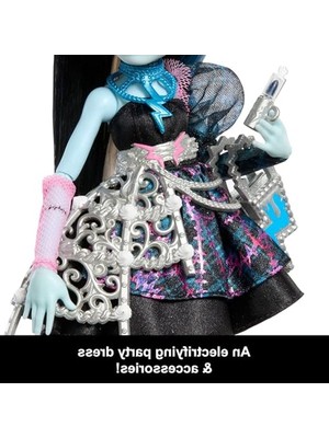 Odea Monster High Siyah Parti Elbisesi Giyen Doğum Günü Frankie Stein Bebek ve Davetiye, Balon, Hediye ve Ruj Gibi Temaya Uygun Aksesuarlar, JBG75