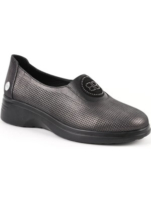 Mammamia Kadın Günlük Ayakkabı Hakiki Deri Lazer Kesim Delikli Taş Detaylı Dolgu Taban Slip-On 26Y-825
