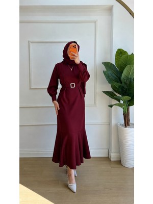 Nisa Nalbantoğlu Bordo Taşlı Kemerli Davet Elbisesi (Arkası Fermuarlı)