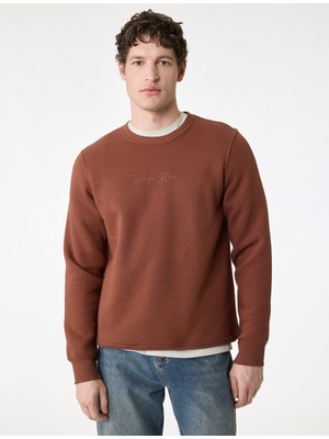 Koton Regular Fit Uzun Kollu Şardonlu Bisiklet Yaka Basic Baskılı Sweatshirt