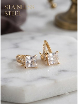 Stainless Steel Pirinç Gold Renk Iri Zirkon Taşlı Kıvrımlı Kelebekli Halka Küpe