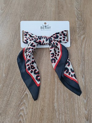 Cadde Dükkanı Beray 70*70 cm Desenli Saten Fular Siyah Leopar Desenli