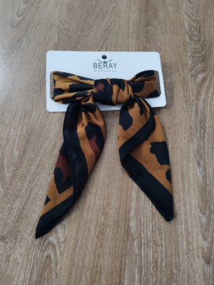 Cadde Dükkanı Beray 70*70 cm Desenli Saten Fular Siyah Leopar Desenli