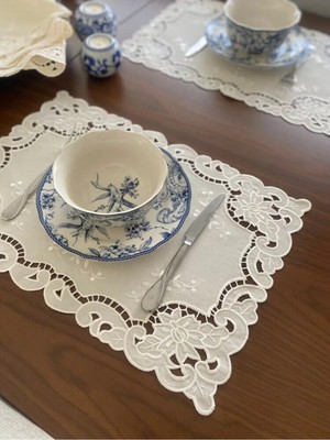 Denef Home Rose - Amerikan Servis Delik Işi Krem - 35X50 cm 1 Adet