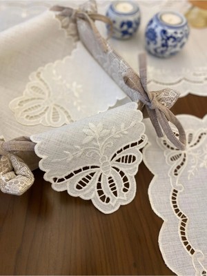 Denef Home Kelebek - Ekmeklik Örtüsü Delik Işi Krem - 58X58 cm 1 Adet