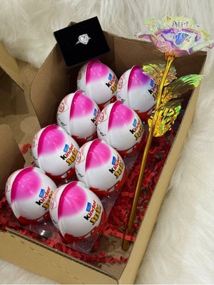 Moontime Alaçatı 8 Adet Kinder Joy Süpriz Yumurta 1 Adet Ciddi Ilişki Yüzüğü Solmayan Gül Hediye Kutusu
