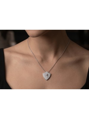 Dilhan Atlay Kolye, Minimal Tasarım
