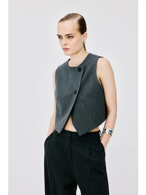 DeFacto Fitted Bisiklet Yaka Asimetrik Kapamalı Crop Yelek I5182AX26WN