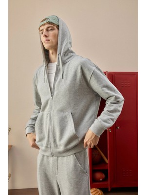 DeFacto Relax Fit Kapüşonlu İçi Yumuşak Tüylü Kalın Kumaş Fermuarlı Sweatshirt D7599AX26AU