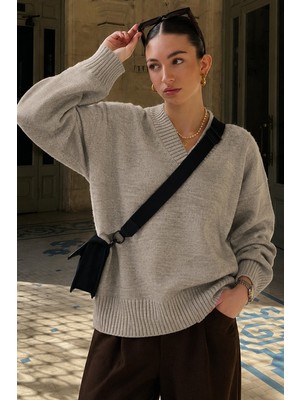 Vizon V Yaka Oversize Kadın Triko Kazak MG2149