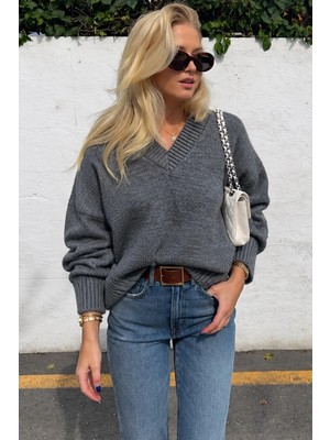 Antrasit V Yaka Oversize Kadın Triko Kazak MG2149