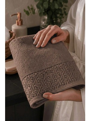 Universal El Yüz Havlusu 50X90 cm %100 Pamuk Kısmi Kadife  Quadro Kahve