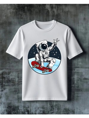 Comvicho Astronot Skateboard 15 Baskılı Oversize Tişört