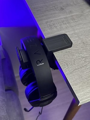Esranın Dünyası Premium Siyah Masa Kenarı Kulaklık Standı – Shadow Edition | Kaydırmaz Keçeli, Ergonomik ve Güçlendirilmiş