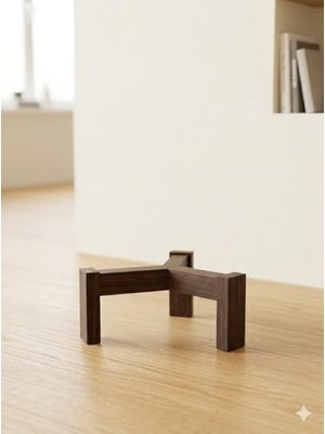 Esranın Dünyası Ahşap Saksı Standı, Kahverengi, 20X10 Cm, Minimalist Üç Ayaklı Tasarım, Dekoratif Bitki Standı