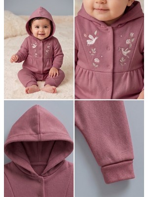 Caramell Kız Bebek Tulumu Kapüşonlu Çiçek Nakışlı 3 Iplik Şardonsuz Çıtçıtlı Tulum
