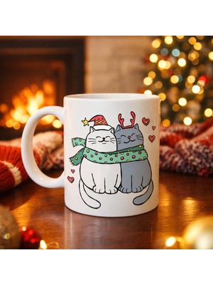 Sevimli Kedi Figürlü Yılbaşı Temalı Porselen Kupa Model 75 – Aşık Kediler Desenli, Sıcacık Tasarım, Kahve & Çay Kupası