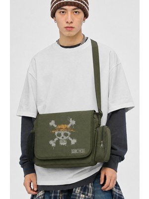 Fuddy Moda Unisex One Piece Logo Anime Baskılı Postacı Çantası