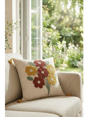 Buldan Natura Demet Çiçek Desenli Punch Nakışlı Püsküllü Dekoratif Kırlent Kılıfı 43×43 cm