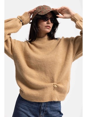 It's Basic Kadın Vizon W6-111 Oversize Aksesuar Detaylı Tasarım Triko Kazak