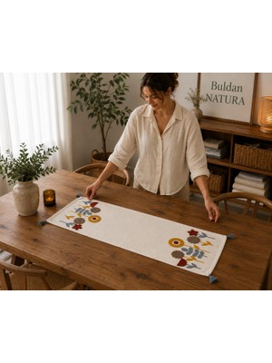 Buldan Natura Yıldız Çiçek Desenli Punch Nakışlı Dekoratif Runner 40×130 cm – Renk: Gri