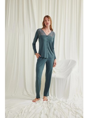Hace Bazaar Marsilyan-  Yakası Omzu ve Paçası Dantelli Boydan Düğmeli Pijama Takımı