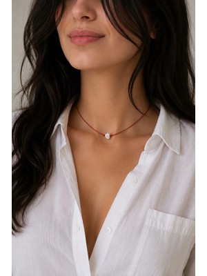 Femenino Barok Inci Görünümlü Kırmızı Ip Choker Kolye