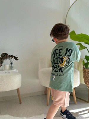 Morbella Erkek Çocuk Simba Baskılı Tişört ve Desenli Şort Takım – Aslan Kral 2’li Yazlık Kombin