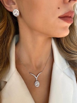 Mel's Accessories Gümüş Zirkonyum Taş Kaplama Kolye Küpe Set Model
