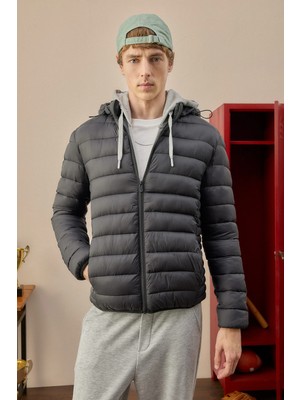 DeFacto Su İtici Kapüşonlu Slim Fit Şişme Mont N4661AZ26AU