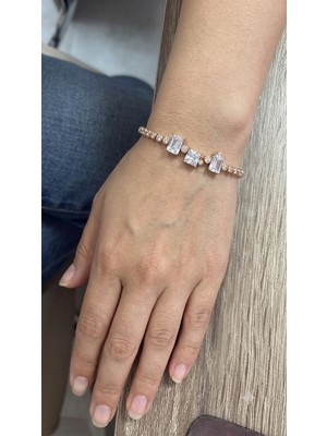Bymiel Zirkon Taş Detaylı Rose Gold Renk Çelik Bileklik – Kare Kesim Taşlı Kadın Bileklik