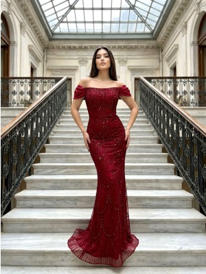 Ola Divor Boncuk ve Payet Işlemeli Düşük Kollu Bordo Abiye Elbise