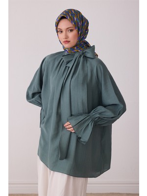 Belli Yeşil Geometrik Desen %100 Twill Ipek Eşarp 4407-80