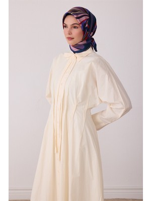 Belli Petrol Çiçek Deseni %100 Twill Ipek Eşarp 4410-32