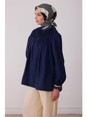 Belli Lacivert Geometrik Desen %100 Twill Ipek Eşarp 4401-56