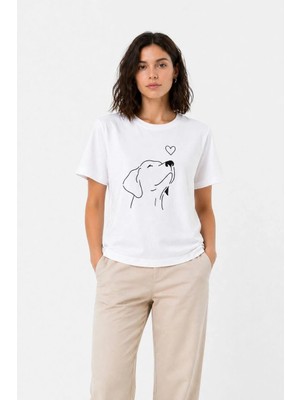 Kadın Köpek Figürlü Minimal Baskılı Tişört Kısa Kol Yazlık T-Shirt - Beyaz